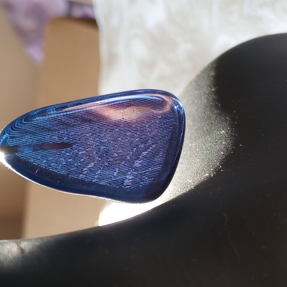 Faux blue monarch butterfly wing in acrylic lucite vintage hook earrings - Picture 4 of 5